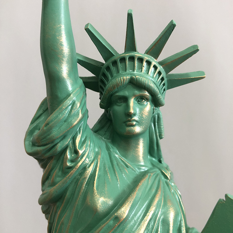 Statue of Liberty Model Desk A - Travel Accessories New York ulasan dan harga