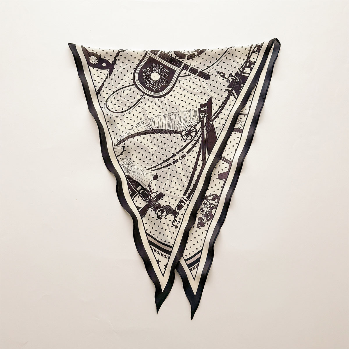 Triangle Bandage Women Silk Sc - Travel Accessories Aesthetic ulasan dan harga